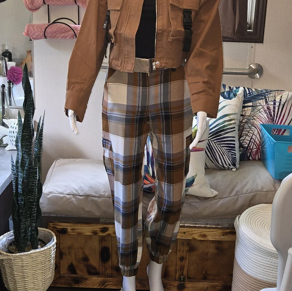 NWT Cargo Jogger Pants - Picture 7 of 7